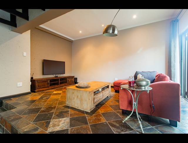 4 BEDROOM CLUSTER FOR SALE IN LONEHILL